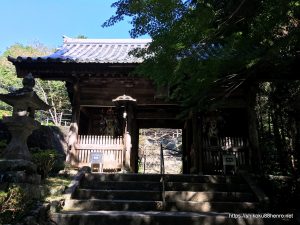 熊谷寺の山門