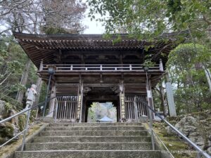 大窪寺の山門