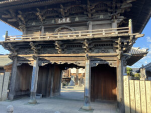 16番観音寺仁王門