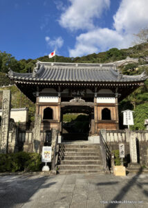 23番薬王寺仁王門